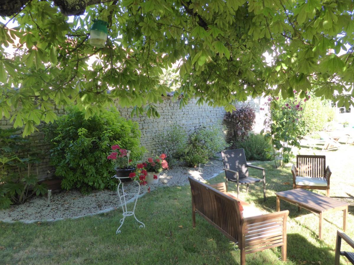Bed and Breakfast La Madeleine La Jarrie Exterior foto
