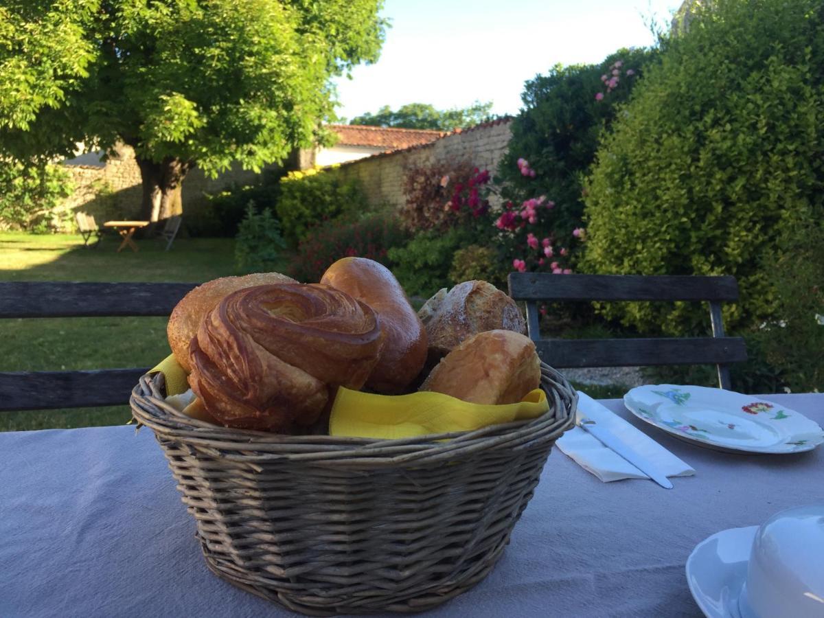Bed and Breakfast La Madeleine La Jarrie Exterior foto
